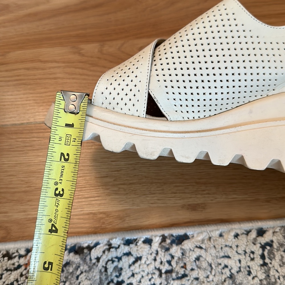 Wedged Sandals - Picture 8 of 10